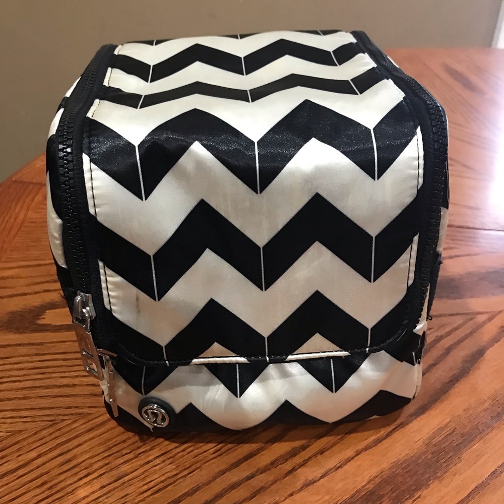 Lululemon sink shower travel kit